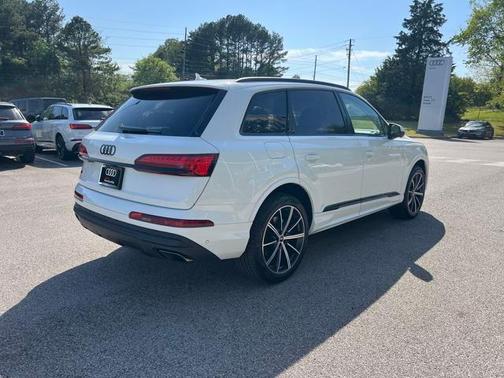 2025 Audi Q7 45 Premium Plus