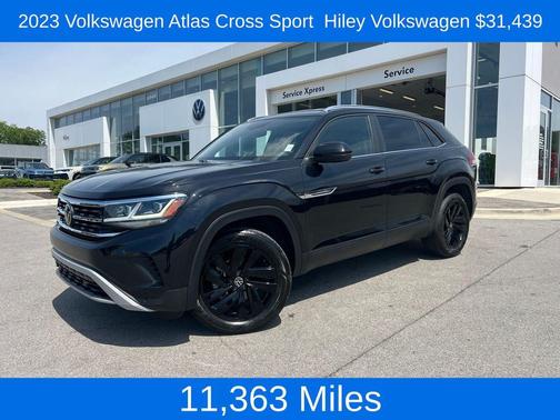 Deep Black 2023 Volkswagen Atlas Cross Sport 2.0T SE w/Technology