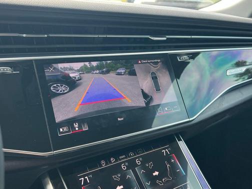Mythos Black Metallic 2023 Audi Q8 55 Premium Plus