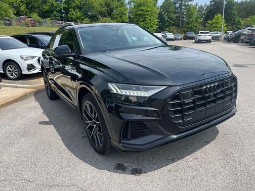 Mythos Black Metallic 2023 Audi Q8 55 Premium Plus