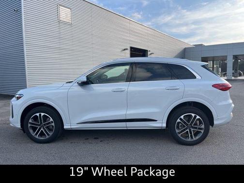 2025 Audi Q5 Premium TFSI quattro S tronic