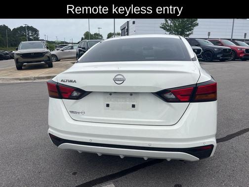 Glacier White 2024 Nissan Altima S FWD