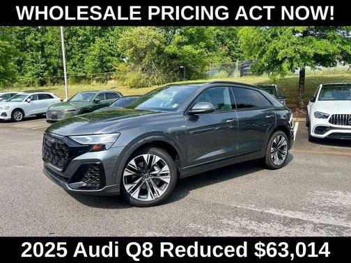 Daytona Gray Pearl Effect 2025 Audi Q8 55 Premium Plus
