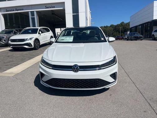 Opal White Pearl 2026 Volkswagen Jetta 1.4T SE
