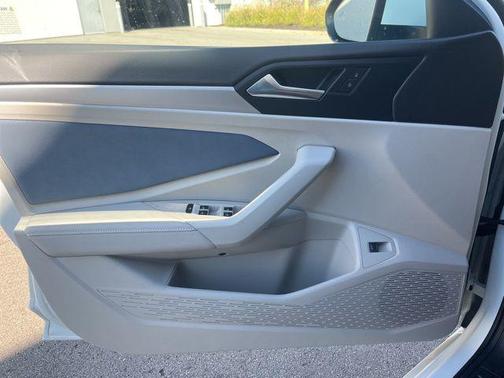 Opal White Pearl 2026 Volkswagen Jetta 1.4T SE