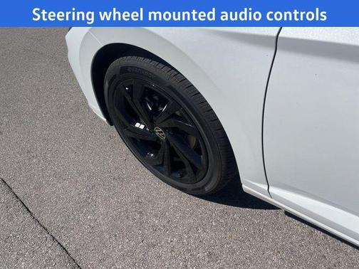 Opal White Pearl 2026 Volkswagen Jetta 1.4T SE