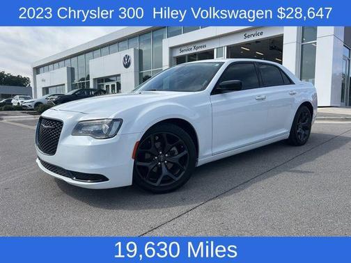 2023 Chrysler 300 Touring