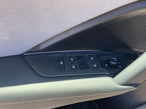 Avocado Green w/Deep Black Roof 2026 Volkswagen Tiguan 2.0T SE R-Line Black