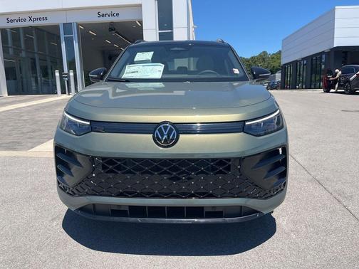 Avocado Green w/Deep Black Roof 2026 Volkswagen Tiguan 2.0T SE R-Line Black