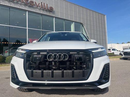 2025 Audi Q7 55 Premium Plus
