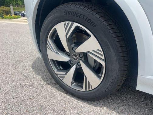 2025 Audi Q6 e-tron Premium Plus quattro