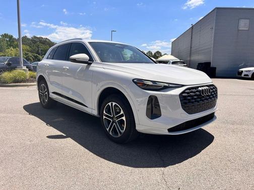 Glacier White Metallic 2025 Audi Q5 Premium TFSI quattro S tronic
