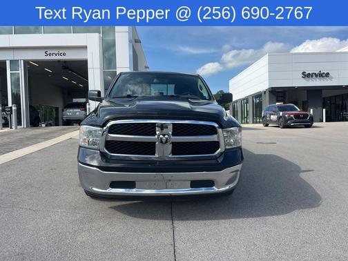 Brilliant Black Crystal Pearlcoat 2016 RAM 1500 SLT