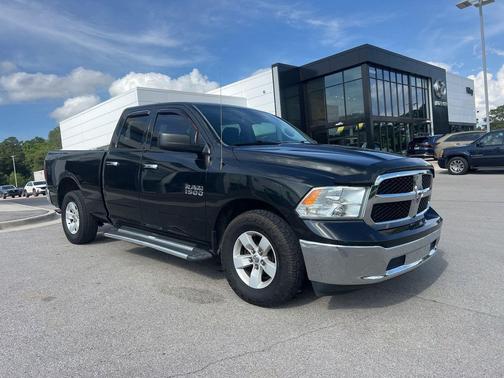 Brilliant Black Crystal Pearlcoat 2016 RAM 1500 SLT