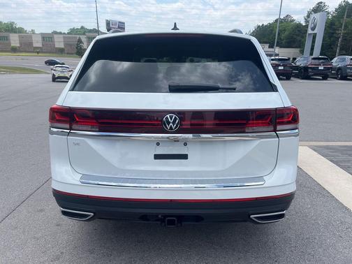 opal white pearl 2026 Volkswagen Atlas 2.0T SE w/Technology