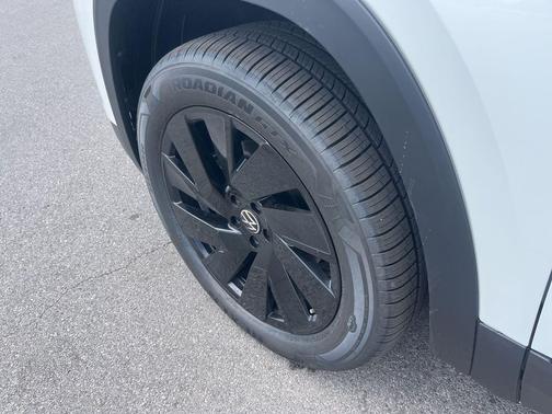 opal white pearl 2026 Volkswagen Atlas 2.0T SE w/Technology