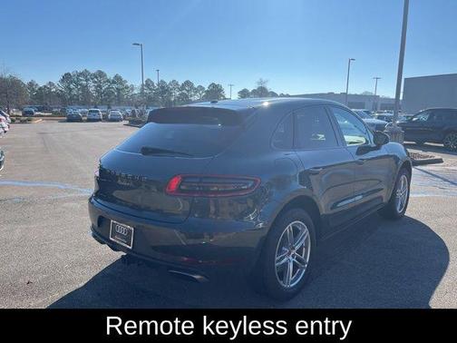 2017 Porsche Macan Base