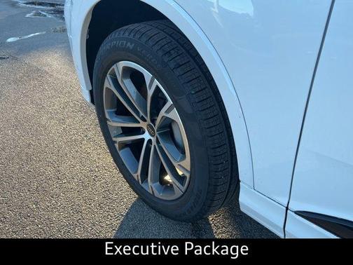 Carrara White 2026 Audi Q7 45 Premium Plus