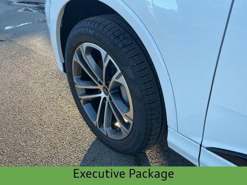 2026 Audi Q7 45 Premium Plus