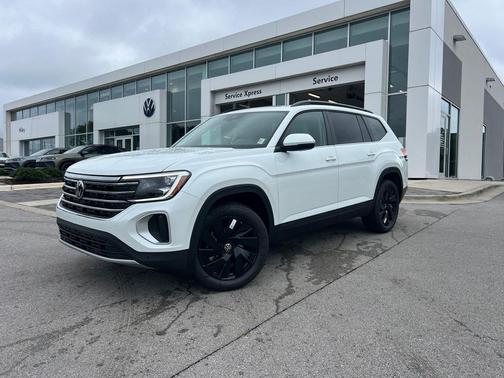opal white pearl 2026 Volkswagen Atlas 2.0T SE w/Technology