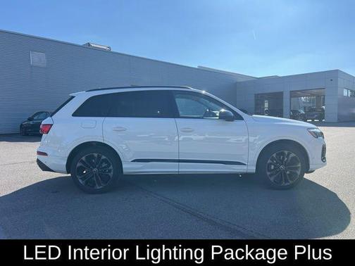 2025 Audi Q7 55 Premium Plus