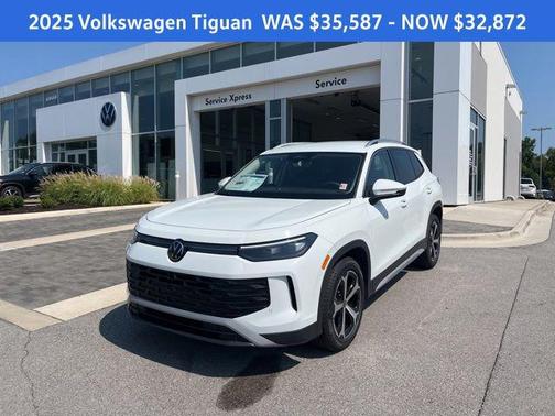 2025 Volkswagen Tiguan 2.0T SE