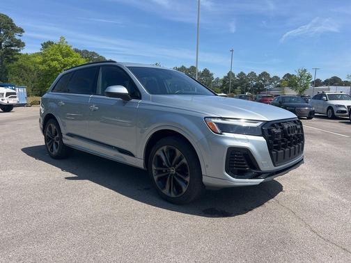 Satellite Silver Metallic 2025 Audi Q7 55 Premium Plus