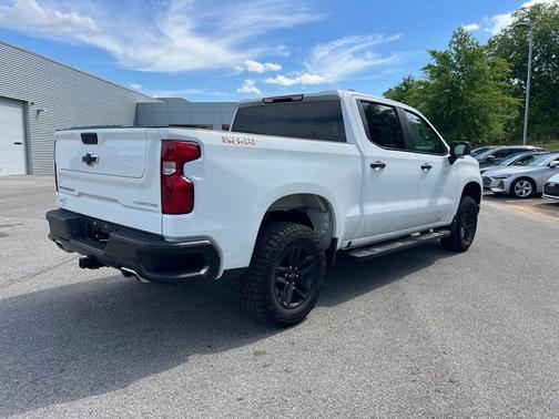 Summit White 2024 Chevrolet Silverado 1500 Custom Trail Boss