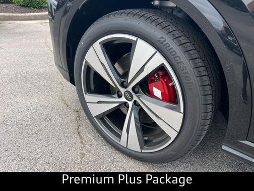 Mythos Black Metallic 2026 Audi SQ5 3.0T Premium Plus