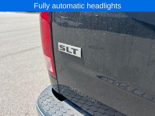 Brilliant Black Crystal Pearlcoat 2016 RAM 1500 SLT