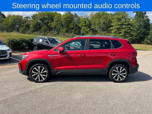 Kings Red Metallic 2024 Volkswagen Taos 1.5T SE