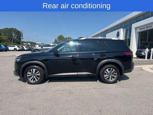 2022 Nissan Pathfinder SL 4WD