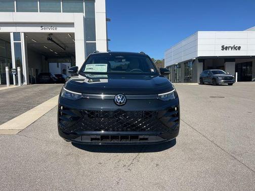 deep black pearl 2026 Volkswagen Tiguan 2.0T SE R-Line Black