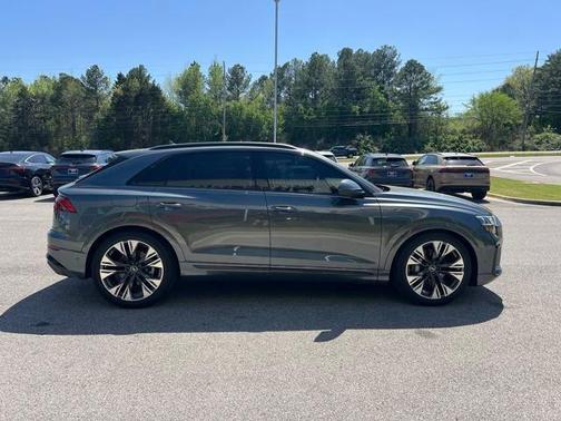 Daytona Gray Pearl Effect 2025 Audi Q8 55 Prestige