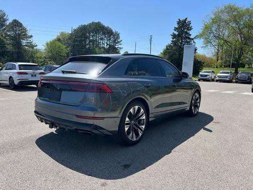 Daytona Gray Pearl Effect 2025 Audi Q8 55 Prestige