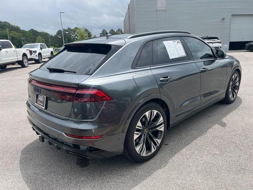 Daytona Gray Pearl Effect 2025 Audi Q8 55 Prestige