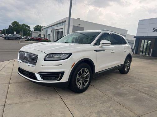 2019 Lincoln Nautilus Select