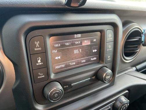 2020 Jeep Gladiator Sport S