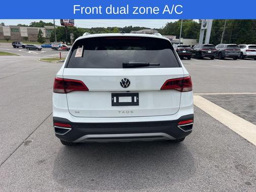 Pure White 2024 Volkswagen Taos 1.5T SE