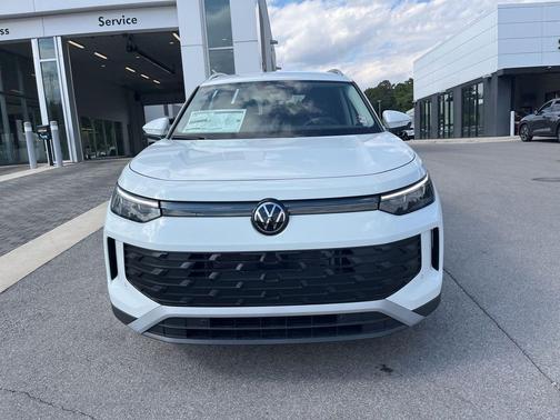 Pure White 2026 Volkswagen Tiguan 2.0T SE