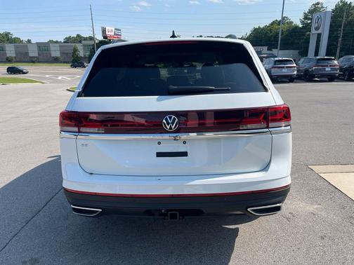opal white pearl 2026 Volkswagen Atlas 2.0T SE w/Technology