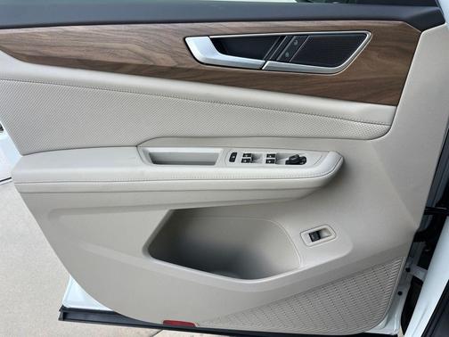 opal white pearl 2026 Volkswagen Atlas 2.0T SE w/Technology