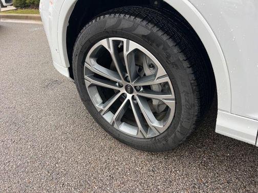 2026 Audi Q7 45 Premium