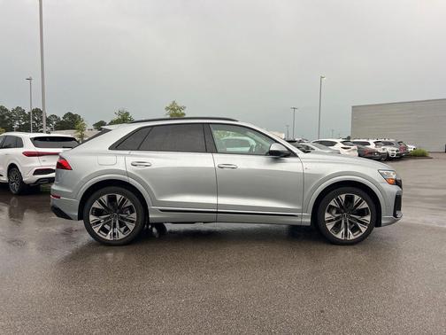 Satellite Silver Metallic 2025 Audi Q8 55 Premium Plus