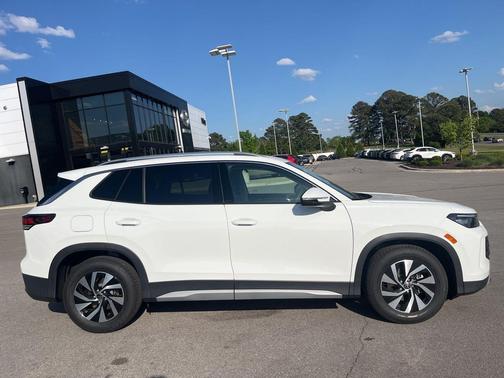 pure white 2026 Volkswagen Tiguan 2.0T S