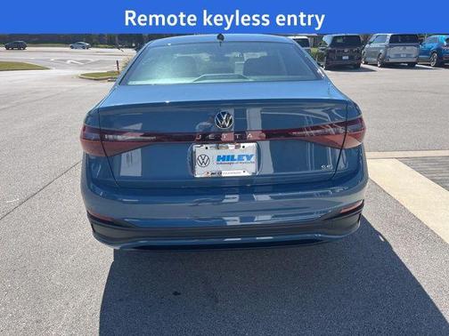 Monterey Blue Pearl 2026 Volkswagen Jetta 1.4T SE