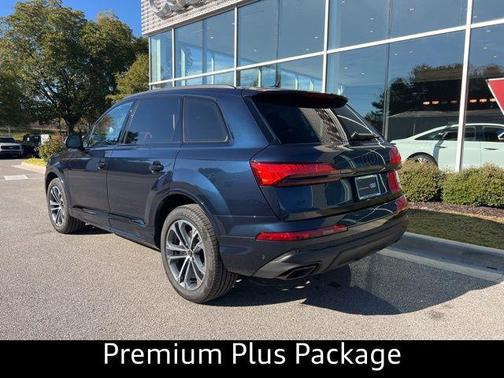 2025 Audi Q7 45 Premium Plus