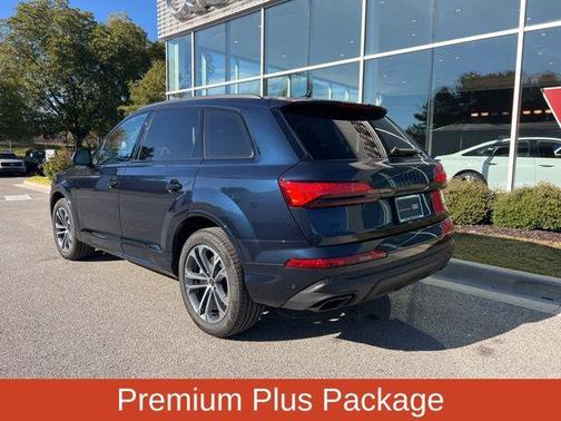 2025 Audi Q7 45 Premium Plus