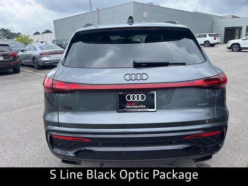 Daytona Gray Pearl Effect 2026 Audi Q5 Prestige TFSI quattro S tronic