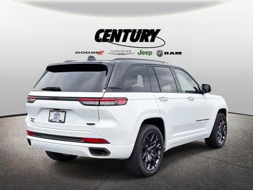 2025 Jeep Grand Cherokee Summit